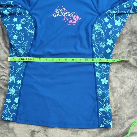 🏄🏻‍♀️💦XCEL Blue Floral Rash Guard - Picture 8 of 9